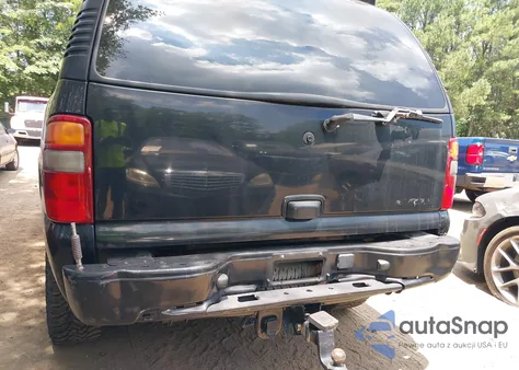 2003 Chevrolet Tahoe Z71 z USA, uszkodzony, nr VIN 1GNEK13T23R213938